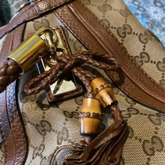 Gucci Handbag EUC! - Picture 10 of 12